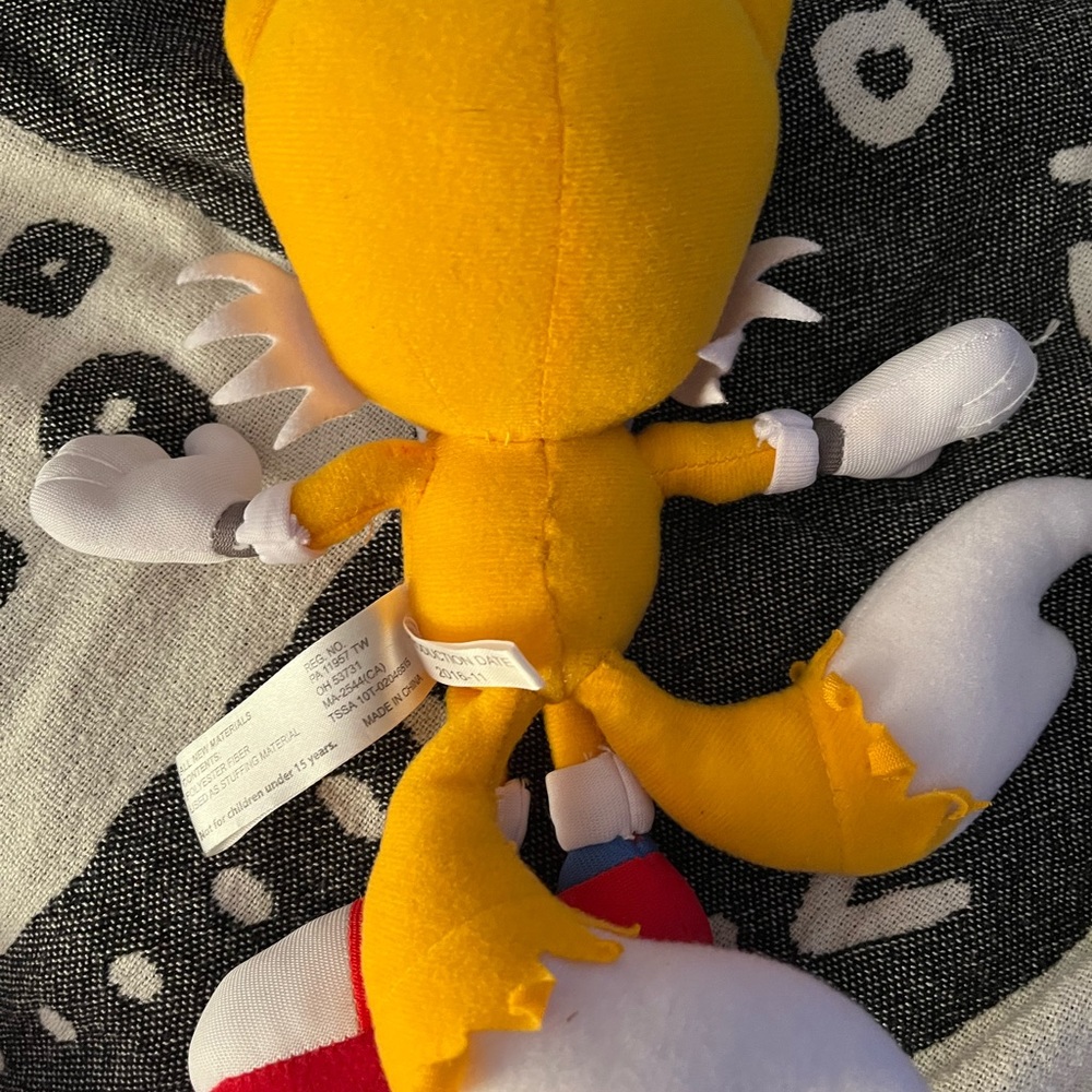 Sonic the hedgehog “Tails” plush EUC - Picture 2 of 5